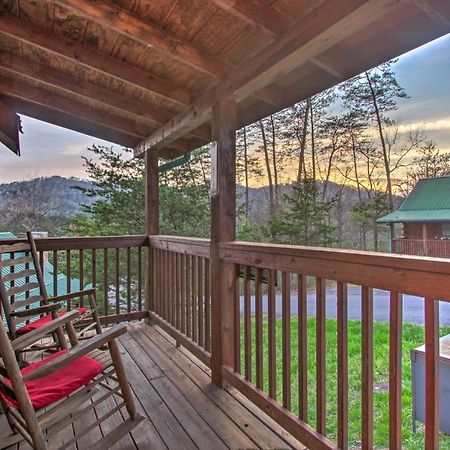 Pigeon Forge Cabin With Hot Tub And Mountain Views! Экстерьер фото