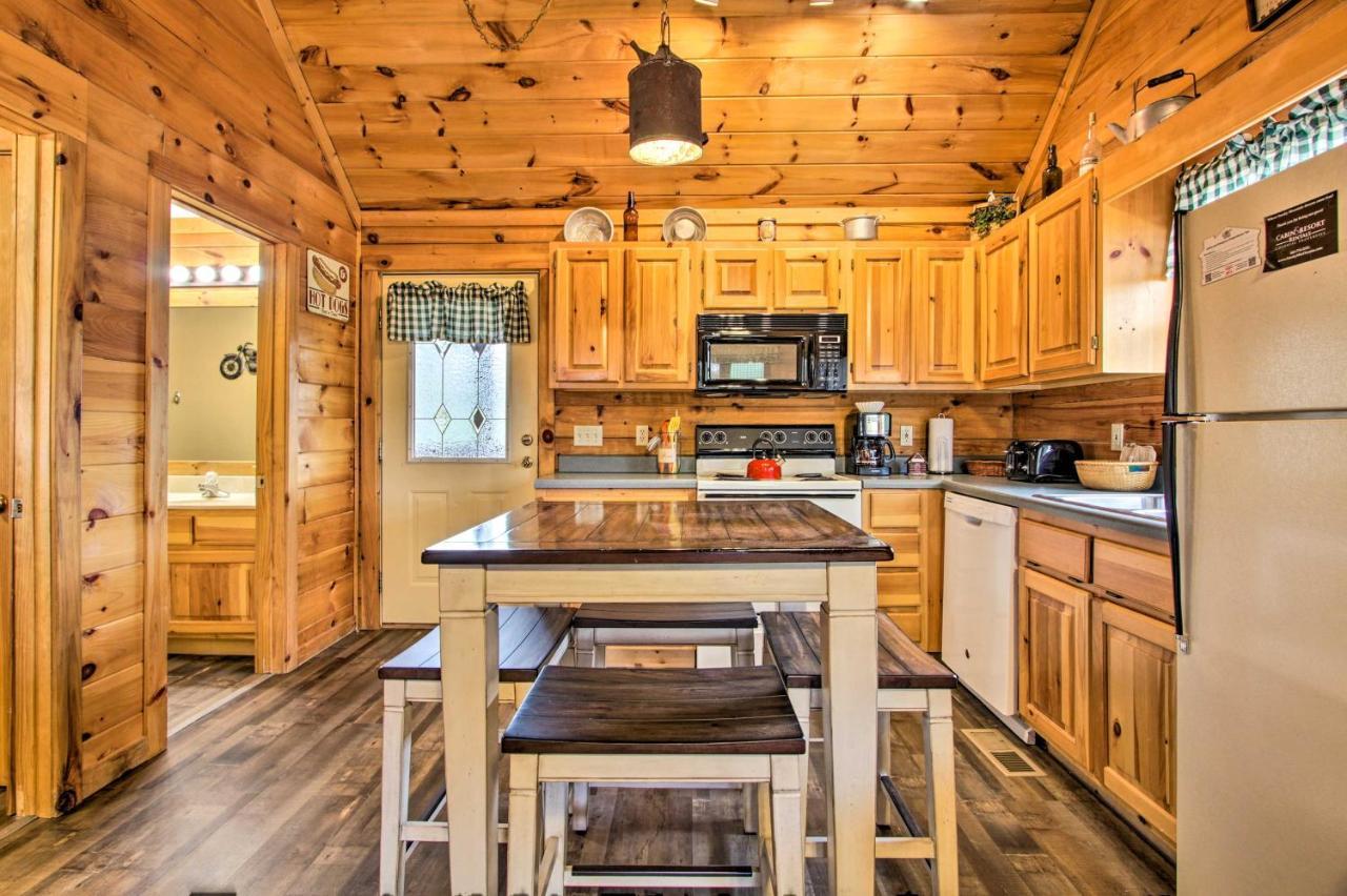 Pigeon Forge Cabin With Hot Tub And Mountain Views! Экстерьер фото