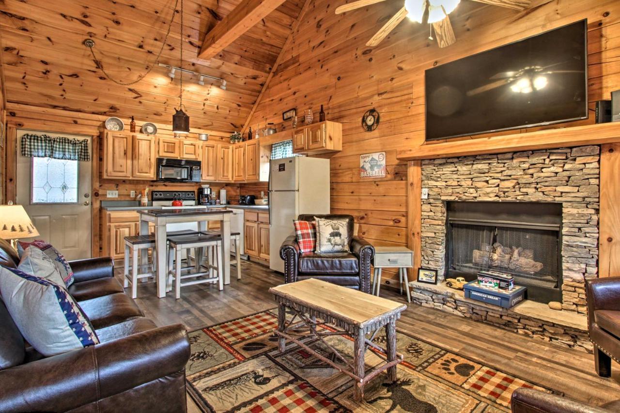 Pigeon Forge Cabin With Hot Tub And Mountain Views! Экстерьер фото