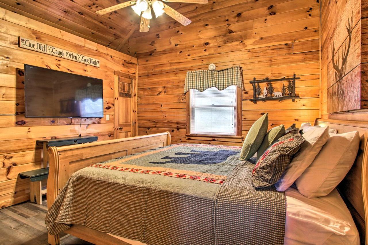 Pigeon Forge Cabin With Hot Tub And Mountain Views! Экстерьер фото