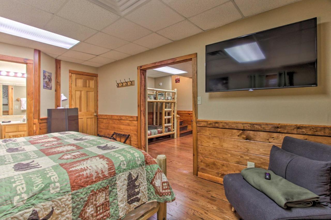 Pigeon Forge Cabin With Hot Tub And Mountain Views! Экстерьер фото