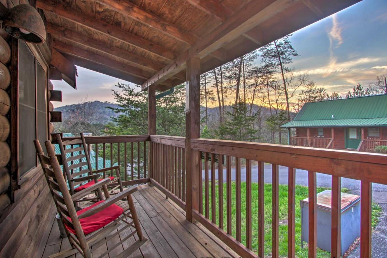 Pigeon Forge Cabin With Hot Tub And Mountain Views! Экстерьер фото